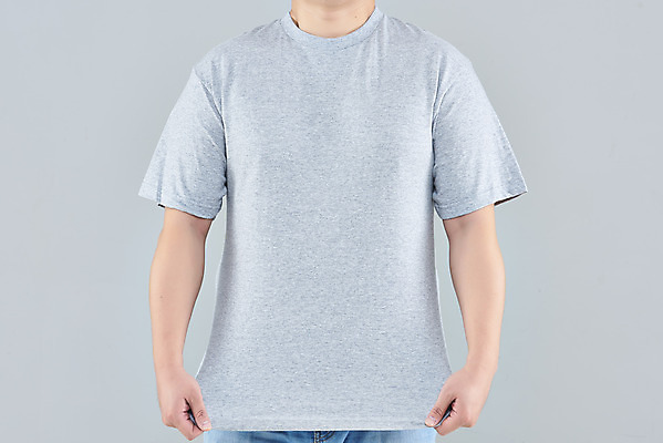 포토 JPG 스튜디오촬영 옷 패션 남자 40대 중년 회색배경 실내 한명 상반신 앞모습 한국인 반팔티셔츠 잡기 목업 중년남자한명만 국내포토 1 뷰포인트 백그라운드 티셔츠 모션 사람 동양인 성인 내부 회색 남자한명만 중년남자만 파일형식