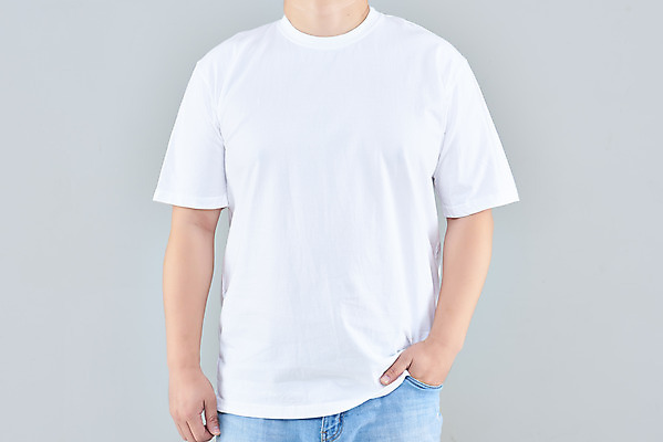 포토 JPG 스튜디오촬영 패션 남자 40대 중년 회색배경 실내 한명 상반신 앞모습 한국인 반팔티셔츠 흰색 주머니손 흰옷 목업 중년남자한명만 국내포토 1 옷 뷰포인트 컬러 백그라운드 티셔츠 모션 사람 동양인 성인 내부 회색 남자한명만 중년남자만 파일형식