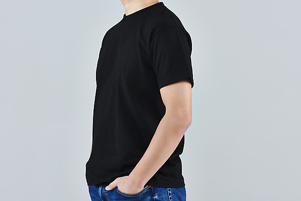 포토 JPG 스튜디오촬영 옷 패션 남자 40대 중년 회색배경 실내 한명 상반신 옆모습 한국인 반팔티셔츠 주머니손 목업 중년남자한명만 국내포토 1 뷰포인트 백그라운드 티셔츠 모션 사람 동양인 성인 내부 회색 남자한명만 중년남자만 파일형식