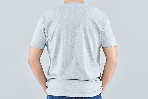 포토 JPG 스튜디오촬영 옷 패션 남자 40대 중년 회색배경 실내 한명 상반신 뒷모습 한국인 반팔티셔츠 정자세 목업 중년남자한명만 국내포토 1 뷰포인트 포즈 백그라운드 티셔츠 사람 동양인 성인 내부 회색 남자한명만 중년남자만 파일형식