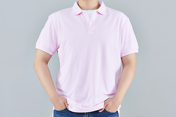 포토 JPG 스튜디오촬영 옷 패션 남자 회색배경 실내 한명 상반신 20대 성인 앞모습 한국인 반팔티셔츠 주머니손 목업 성인남자한명만 국내포토 1 뷰포인트 백그라운드 티셔츠 모션 사람 동양인 청년 내부 회색 남자한명만 성인남자만 파일형식