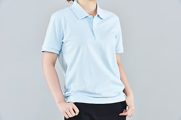 포토 JPG 스튜디오촬영 옷 여자 패션 회색배경 실내 한명 상반신 20대 성인 옆모습 한국인 반팔티셔츠 주머니손 목업 성인여자한명만 국내포토 1 뷰포인트 백그라운드 티셔츠 모션 사람 동양인 청년 내부 회색 여자한명만 성인여자만 파일형식