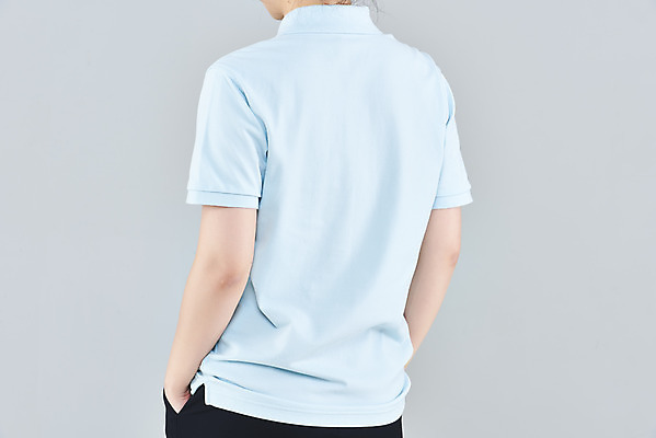 포토 JPG 스튜디오촬영 옷 여자 패션 회색배경 실내 한명 상반신 20대 성인 옆모습 한국인 반팔티셔츠 주머니손 목업 성인여자한명만 국내포토 1 뷰포인트 백그라운드 티셔츠 모션 사람 동양인 청년 내부 회색 여자한명만 성인여자만 파일형식