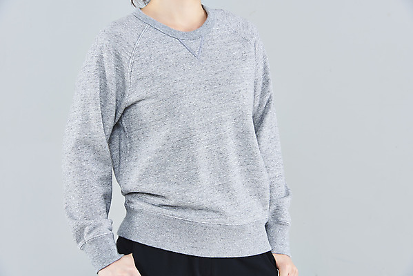 포토 JPG 스튜디오촬영 옷 여자 패션 회색배경 실내 한명 상반신 20대 성인 옆모습 한국인 주머니손 긴팔티셔츠 목업 성인여자한명만 국내포토 1 뷰포인트 백그라운드 티셔츠 모션 사람 동양인 청년 내부 회색 여자한명만 성인여자만 파일형식