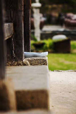 포토 JPG 주간 한국전통 한옥 풍경 사람없음 야외 아웃포커스 소프트포커스 충청남도 고무신 논산 국내여행 국내포토 자연요소 전통 여행 신발 고건축 한국 촬영기법 충청도 파일형식