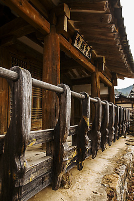 포토 JPG 주간 한국전통 한옥 풍경 사람없음 야외 대청 경상북도 국내여행 나무담장 봉화 현판 고택 국내포토 자연요소 전통 건축물 여행 고건축 한국 담장 경상도 파일형식