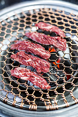 포토 JPG 실내 생고기 요리 사람없음 소고기 구이 불판 한우 숯불 국내여행 숯불구이 영월 제비추리 국내포토 음식 여행 육류 내부 강원도 파일형식