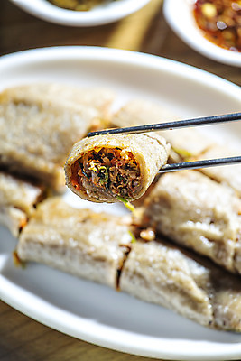 포토 JPG 젓가락 단면 실내 요리 들기 사람없음 아웃포커스 국내여행 메밀전병 영월 국내포토 음식 여행 모션 촬영기법 수저 내부 강원도 파일형식