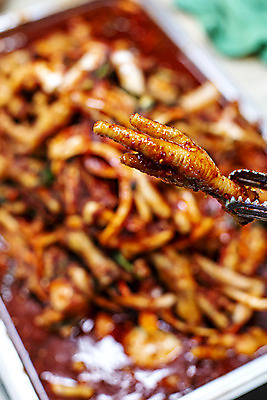 포토 JPG 음식 실내 집게 요리 들기 사람없음 아웃포커스 볶음 국내여행 닭발 영월 국내포토 여행 모션 촬영기법 내부 강원도 파일형식