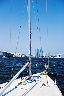 포토 JPG 주간 바다 요트 하늘 풍경 사람없음 야외 부산 해운대 국내포토 자연요소 배_교통 한국 파일형식