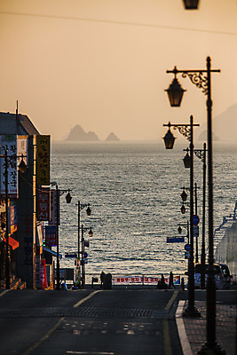 포토 JPG 주간 도로 바다 가로등 풍경 사람없음 야외 노을 부산 국내포토 자연요소 공공시설 길 교통시설 한국 파일형식