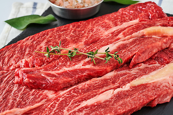 포토 JPG 스튜디오촬영 식재료 실내 생고기 육류 근접촬영 사람없음 소고기 허브 소금 등심 국내포토 식물 뷰포인트 내부 파일형식