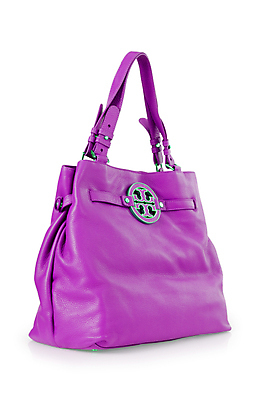 포토 JPG 해외이미지 여자 백그라운드 가방 손잡이 사람없음 빛 쇼핑 유행 세일 보라색 흰색 화려 지갑 고급 우아함 시원함 자주색 가죽 자르기 제비꽃 지퍼 소매 고립 소가죽 스트랩 스타일 차단 해외202004 해외202105 해외포토 잡화 꽃 컬러 컨셉 모션 사람 파일형식