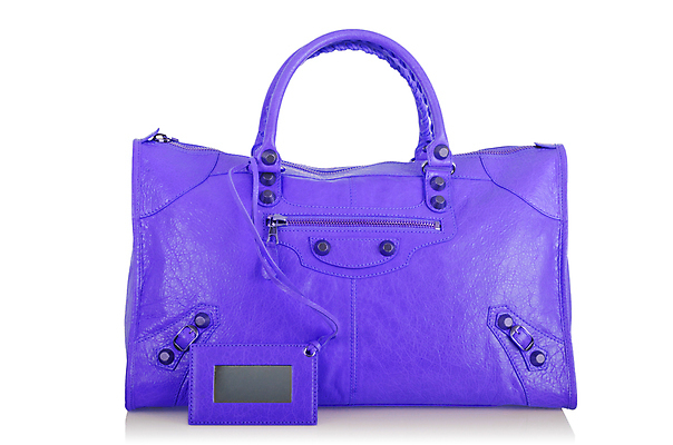 포토 JPG 해외이미지 여자 백그라운드 가방 손잡이 사람없음 빛 쇼핑 유행 세일 보라색 흰색 화려 지갑 고급 우아함 시원함 자주색 가죽 자르기 제비꽃 지퍼 소매 고립 소가죽 스트랩 스타일 차단 해외202004 해외202105 해외포토 잡화 꽃 컬러 컨셉 모션 사람 파일형식