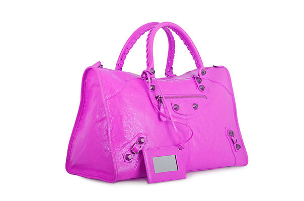 포토 JPG 해외이미지 여자 백그라운드 가방 손잡이 사람없음 빛 쇼핑 유행 세일 보라색 흰색 화려 지갑 고급 우아함 시원함 자주색 가죽 자르기 제비꽃 지퍼 소매 고립 소가죽 스트랩 스타일 차단 해외202004 해외202105 해외포토 잡화 꽃 컬러 컨셉 모션 사람 파일형식