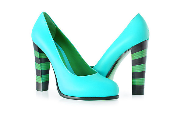 포토 JPG 해외이미지 여자 구두 백그라운드 신발 2 사람없음 파란색 빛 컬러풀 유행 흰색 쌍 우아함 하이힐 샌들 가죽 자르기 해군 고립 양발 유일 차단 해외202004 해외202105 해외포토 컬러 컨셉 모션 군대 사람 여성화 파일형식