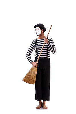 포토 JPG 해외이미지 남자 감정 얼굴 포즈 백그라운드 가사 바닥 가면 미술 손짓 사람없음 공연 연주자 광대 흰색 표현 찡그림 배우 스케치 빗자루 청소 마임 예술가 먼지 드라마 연예인 청소부 고립 대걸레 실행 코미디언 해외202105 해외포토 직업 컬러 모션 문화예술 표정 사람 이벤트 신체부위 음악가 청소도구 파일형식