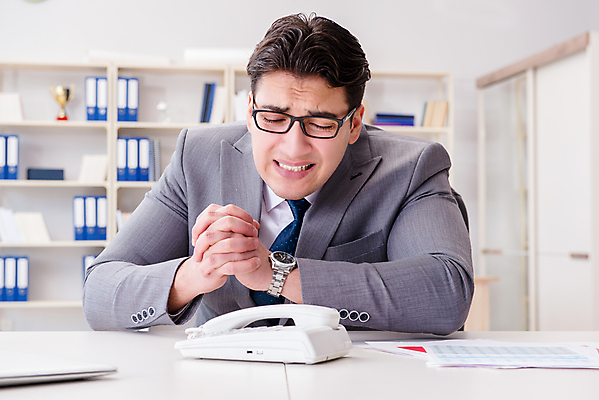 포토 JPG 해외이미지 남자 비즈니스 사업가 남편 직장 발렌타인데이 사랑 스마트폰 컴퓨터 사무실 정보 슬픔 기도 하트 업무 작업 비즈니스맨 기다림 센터 좌절 성자 종업원 중개인 전화기 책상 서비스 싱글 컨설턴트 상담 경영자 텔레마케팅 부름 깨짐 지원 혼자 회계사 대리인 해외202105 해외포토 모양 직업 감정 종교 가구 컨셉 회사 모션 데이이벤트 사람 전자제품 핸드폰 스마트기기 직장인 전문직 서비스업 리더 파일형식