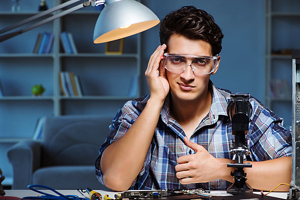 포토 JPG 해외이미지 직업 행복 산업 부분 현미경 실험 사람없음 노트북 컴퓨터 디지털 장비 과학기술 기구 공구 업무 기술자 엔지니어 수리 확대 연결 서비스 순환 반도체 전자 유지 국회 마더보드 지원 프로세서 하드웨어 해외202105 해외포토 감정 모션 기술 실험기구 전자제품 도구 작업 파일형식