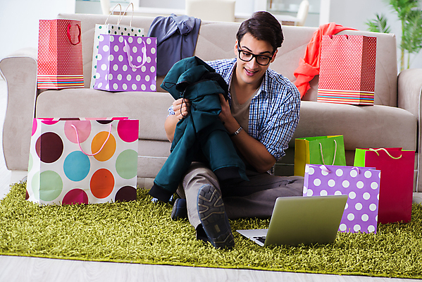 포토 JPG 해외이미지 학생 응시 옷 행복 크리스마스 인터넷 가방 주택 사람없음 노트북 쇼핑 컴퓨터 유행 세일 상점 공책 웹 펼침 코트 고급 우아함 선택 구매 고객 텔레마케팅 모음 소매 온라인 블로거 블로그 쇼퍼홀릭 프리랜서 제의 해외202105 해외포토 직업 시선 잡화 기념일 감정 컨셉 모션 문구용품 건물 전자제품 외투 서비스업 파일형식