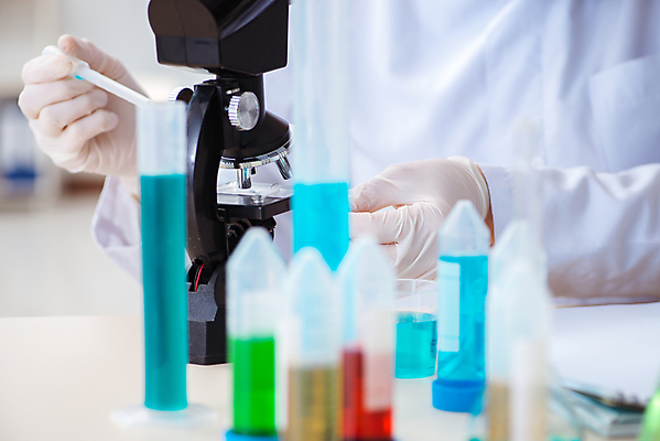 포토 JPG 해외이미지 학생 과학 유리 건강 현미경 실험 사람없음 약 의사 업무 액체 실험실 바이러스 생명공학 연구원 과학자 플라스크 분석 생물학 비커 미생물 유리그릇 튜브 박테리아 발견 조제 화학물질 화학자 해외202105 해외포토 직업 그릇 교육 컨셉 의학 재질 생물 실험기구 의료진 작업 화학 만들기 학자 파일형식