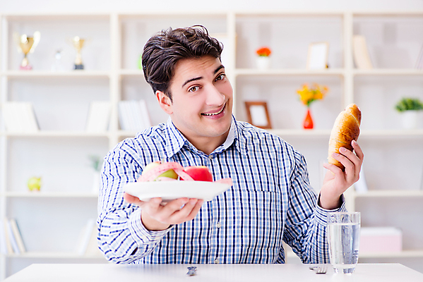 포토 JPG 해외이미지 접시 행복 음식 다이어트 채소 과일 패스트푸드 샌드위치 건강 요리 사람없음 물 식당 식사 저녁식사 선택 아침식사 사과 몸무게 먹기 배고픔 비만 속도 칼로리 핫도그 보여주기 계량기 점심식사 단식 번 적자 채식주의자 디톡스 비건 해외202105 해외포토 자연요소 식기 감정 빵 컨셉 모션 상점 인스턴트 몸매 채식 파일형식