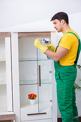 포토 JPG 해외이미지 직업 가구 유니폼 가사 가정 유리 남편 노동자 바닥 주택 사람없음 일상 청결 방 붓 최고 업무 작업 씻기 쓰레기 빗자루 청소 서비스 먼지 분무기 닦기 청소부 스펀지 계약자 위생관리 진공 해외202105 해외포토 옷 생활용품 모션 재질 관리 건물 라이프 위생 청소도구 계약 파일형식