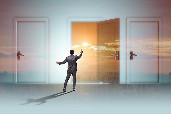 포토 JPG 해외이미지 직업 컨셉 비즈니스 사업가 휴가 미래 출입구 사람없음 빛 문 걷기 희망 펼침 꿈 자유 도전 비즈니스맨 오픈 퍼즐 선택 대표 실업 종업원 입장 경영자 기회 대문 해결 승진 의심 경영 단절 떠남 방법 패기 혼란 브레인스토밍 자극 해외202105 해외포토 남자 감정 모션 직장인 자신감 리더 파일형식