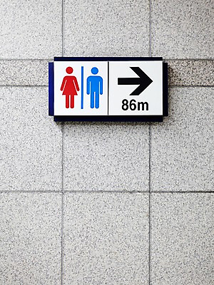 포토 JPG 기호 화살표 벽 알림판 실내 사람없음 표지판 화장실 국내포토 문자 내부 파일형식