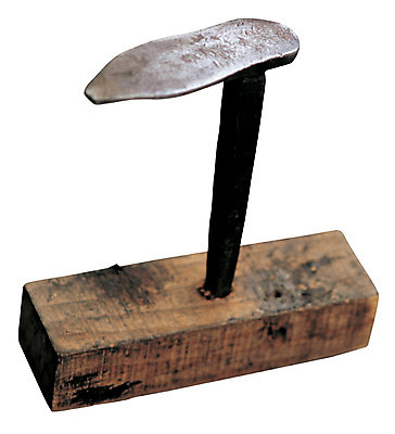 포토 JPG 누끼 사람없음 목재 한개 금속 도구 철 오브젝트 쇠징걸이 작업대 국내포토 나무 1 재료 재질 파일형식