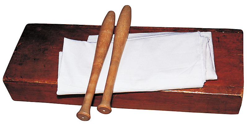 포토 JPG 스튜디오촬영 한국문화 한국전통 전통 전통문화 생활용품 전통소품 실내 누끼 사람없음 목재 방망이 도구 천 오브젝트 다듬이 다듬이돌 국내포토 나무 동양문화 문화 재료 한국 내부 직물 파일형식