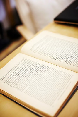 포토 JPG 실내 사람없음 장식 책 인테리어 펼침 오브젝트 한권 국내포토 1 디자인 모션 내부 파일형식