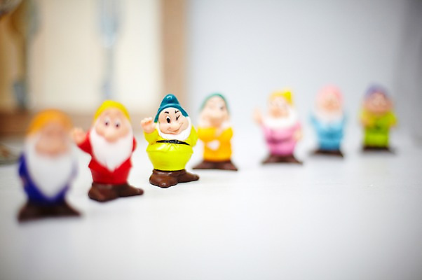 포토 JPG 인형 실내 사람없음 장식 인테리어 장난감 여러개 오브젝트 난쟁이 국내포토 디자인 다수 내부 파일형식