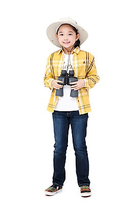 포토 JPG 전신 직업 모자 학생 라이프스타일 잡화 여자 어린이라이프 초등학생 어린이 포즈 모션 실내 한명 서기 미소 웃음 들기 사람 동양인 소녀 10대 희망 망원경 꿈 한국인 탐험 도전 체험 모험가 장래희망 여자만 여자한명만 소녀만 국내포토 1 감정 컨셉 청소년 표정 인종 내부 생활 어린이만 파일형식
