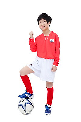 포토 JPG 전신 직업 학생 라이프스타일 남자 어린이라이프 초등학생 어린이 스포츠 포즈 유니폼 축구공 공 축구용품 축구선수 운동선수 실내 한명 서기 사람 동양인 손짓 소년 10대 운동 구기 파이팅 축구 희망 꿈 한국인 체험 장래희망 축구화 남자만 남자한명만 십대만 십대남자만 십대남자한명만 국내포토 1 옷 감정 스포츠용품 운동화 컨셉 모션 청소년 건강 인종 내부 생활 파일형식