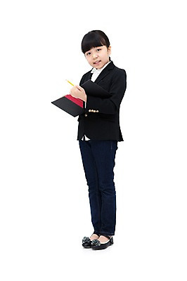 포토 JPG 전신 직업 학생 라이프스타일 여자 어린이라이프 초등학생 어린이 포즈 문구용품 교재 실내 한명 서기 웃음 들기 사람 동양인 소녀 10대 책 연필 교사 희망 꿈 한국인 체험 장래희망 여자만 여자한명만 소녀만 국내포토 1 교육 감정 컨셉 모션 청소년 학용품 표정 인종 내부 생활 필기구 오브젝트 어린이만 파일형식