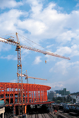 포토 JPG 주간 건축물 현대건축 건축 산업 로우앵글 공업 하늘 공사 사람없음 야외 경제 기계 건설현장 중장비 구조물 기중기 철근 타워크레인 철탑 운반도구 운반기계 철골 국내포토 자연요소 뷰포인트 건설업 탑 도구 산업장비 파일형식