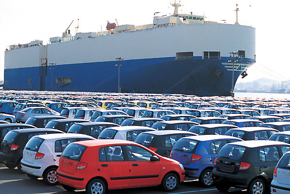 포토 JPG 주간 산업 육상교통 교통수단 바다 다수 수상교통 자동차 해변 사람없음 야외 경제 항구 주차 화물선 정박 무역 일렬 무역항 여러대 정차 수입 선박 국내포토 자연요소 교통 배_교통 교통시설 파일형식