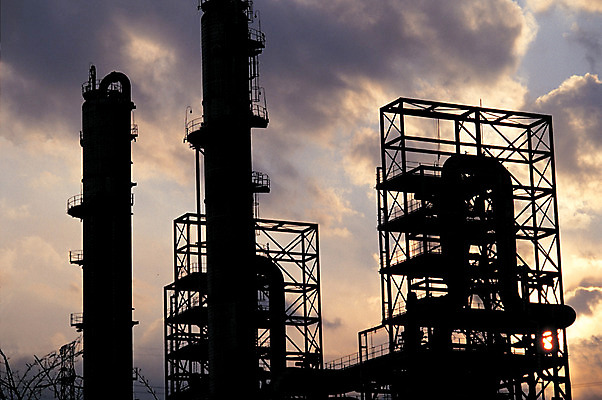 포토 JPG 구름 건축물 건축 실루엣 산업 로우앵글 공장 공업 자연현상 하늘 사람없음 야외 경제 노을 탑 어둠 일몰 기둥 구조물 야간 저녁 공업지대 공업화 공장지대 산업화 국내포토 자연요소 뷰포인트 자연 촬영기법 산업단지 파일형식