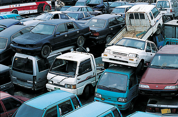 포토 JPG 주간 산업 교통수단 다수 승용차 자동차 버스 한국 사람없음 야외 경제 쌓기 트럭 폐기물 승합차 버리기 여러대 적재 폐차 고물 폐차장 국내포토 자연요소 아시아 육상교통 교통 모션 대중교통 쓰레기 파일형식