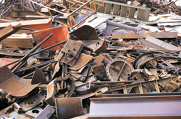 포토 JPG 주간 건축 산업 다수 백그라운드 사람없음 야외 쌓기 여러개 손상 빈티지 쓰레기 폐기물 철 버리기 부식 건축자재 오물 고물 고물상 고철 폐자재 국내포토 자연요소 컨셉 모션 자재 파일형식