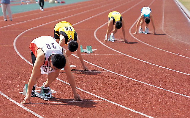 포토 JPG 주간 엎드리기 스포츠 포즈 올림픽 스포츠시설 하계올림픽 운동선수 경기 여러명 야외 달리기 운동 경기장 운동장 육상스포츠 준비 출발 트랙 육상선수 준비자세 출발선 출발점 국내포토 자연요소 다수 컨셉 모션 건강 사람 공간 시설 파일형식