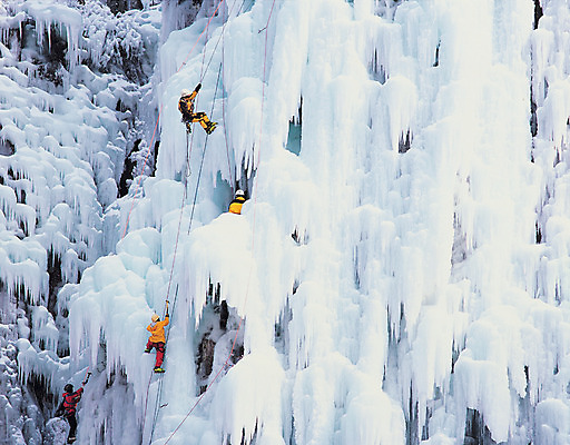 포토 JPG 주간 라이프스타일 계절 남자 밧줄 줄 겨울 자연 레저 겨울스포츠 매달리기 사람 풍경 여러명 야외 레포츠 운동 얼음 등산 폭포 익스트림스포츠 오르기 빙벽 빙벽등반 빙벽타기 남자만 국내포토 자연요소 벽 스포츠 다수 모션 건강 생활 트래킹 생태계 파일형식