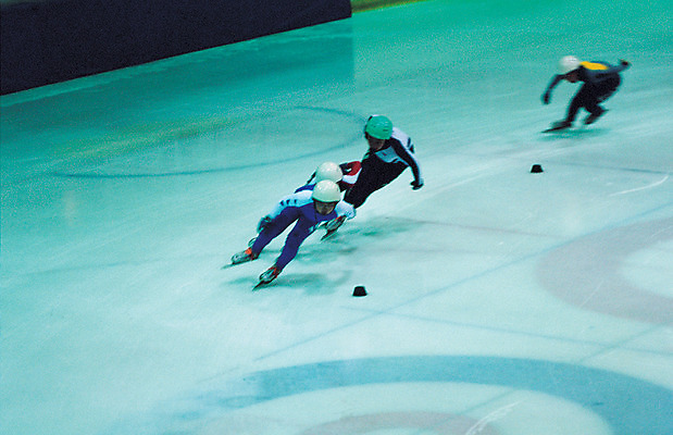 포토 JPG 전신 스포츠 포즈 겨울스포츠 운동선수 사람 경기 여러명 달리기 운동 경기장 스케이트 스케이팅 헬멧 속도 빙상경기 스피드스케이팅 스케이터 스케이트장 빙상 쇼트트랙 스케이트선수 국내포토 스포츠용품 다수 스포츠시설 모션 건강 보호장비 파일형식