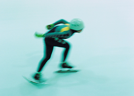 포토 JPG 전신 스포츠 포즈 겨울스포츠 운동선수 한명 사람 경기 옆모습 달리기 운동 경기장 스케이트 스케이팅 소프트포커스 헬멧 속도 흔들림 빙상경기 스피드스케이팅 스케이터 스케이트장 빙상 쇼트트랙 스케이트선수 국내포토 1 스포츠용품 뷰포인트 스포츠시설 모션 촬영기법 건강 보호장비 파일형식