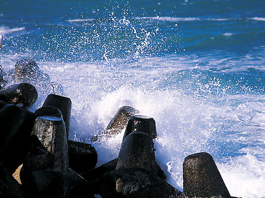 포토 JPG 주간 파도 바다 컬러 자연현상 자연 한국 풍경 해변 사람없음 야외 하이앵글 급류 방파제 국내포토 자연요소 공공시설 아시아 뷰포인트 생태계 파일형식