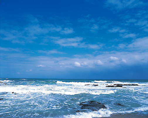 포토 JPG 주간 구름 파도 바다 컬러 자연 하늘 한국 풍경 해변 사람없음 야외 파란색 바위 국내포토 자연요소 아시아 생태계 파일형식