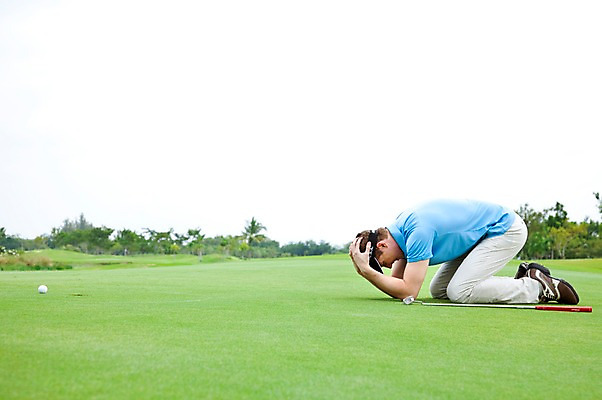 포토 JPG 주간 전신 서양인 외국인 나무 식물 해외기획촬영 모자 해외 라이프스타일 잡화 2011년태국 남자 스포츠 포즈 골프 모션 골프장 필드 레저 골프클럽 건강 한명 사람 앉기 손짓 잔디 20대 성인 취미 야외 라이프 옆모습 초록색 레포츠 운동 구기 건강관리 골프채 실패 좌절 무릎꿇기 골프웨어 남자만 남자한명만 성인남자만 청년만 청년남자만 청년남자한명만 성인한명만 성인남자한명만 성인만 주저앉기 국내포토 자연요소 1 옷 감정 뷰포인트 컬러 컨셉 스포츠시설 골프용품 관리 인종 청년 생활 파일형식