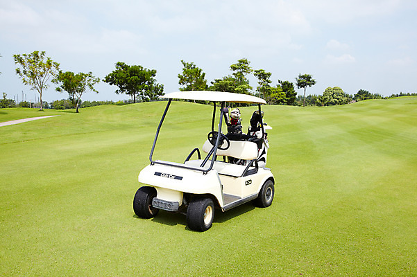 포토 JPG 주간 나무 식물 구름 해외기획촬영 해외 2011년태국 길 스포츠 한대 골프 골프장 필드 하늘 레저 골프클럽 풍경 잔디 사람없음 야외 초록색 레포츠 구기 카트 골프채 골프가방 골프카트 국내포토 자연요소 1 컬러 가방 스포츠시설 골프용품 파일형식