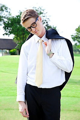 포토 JPG 주간 서양인 외국인 나무 식물 해외기획촬영 해외 라이프스타일 2011년태국 남자 스포츠 포즈 골프 비즈니스 모션 골프장 필드 표정 한명 서기 들기 사람 정장 잔디 상반신 20대 성인 야외 라이프 초록색 레포츠 구기 비즈니스맨 좌절 남자만 남자한명만 성인남자만 청년만 청년남자만 청년남자한명만 성인한명만 성인남자한명만 성인만 국내포토 자연요소 1 옷 감정 컬러 컨셉 스포츠시설 레저 인종 청년 생활 직장인 파일형식